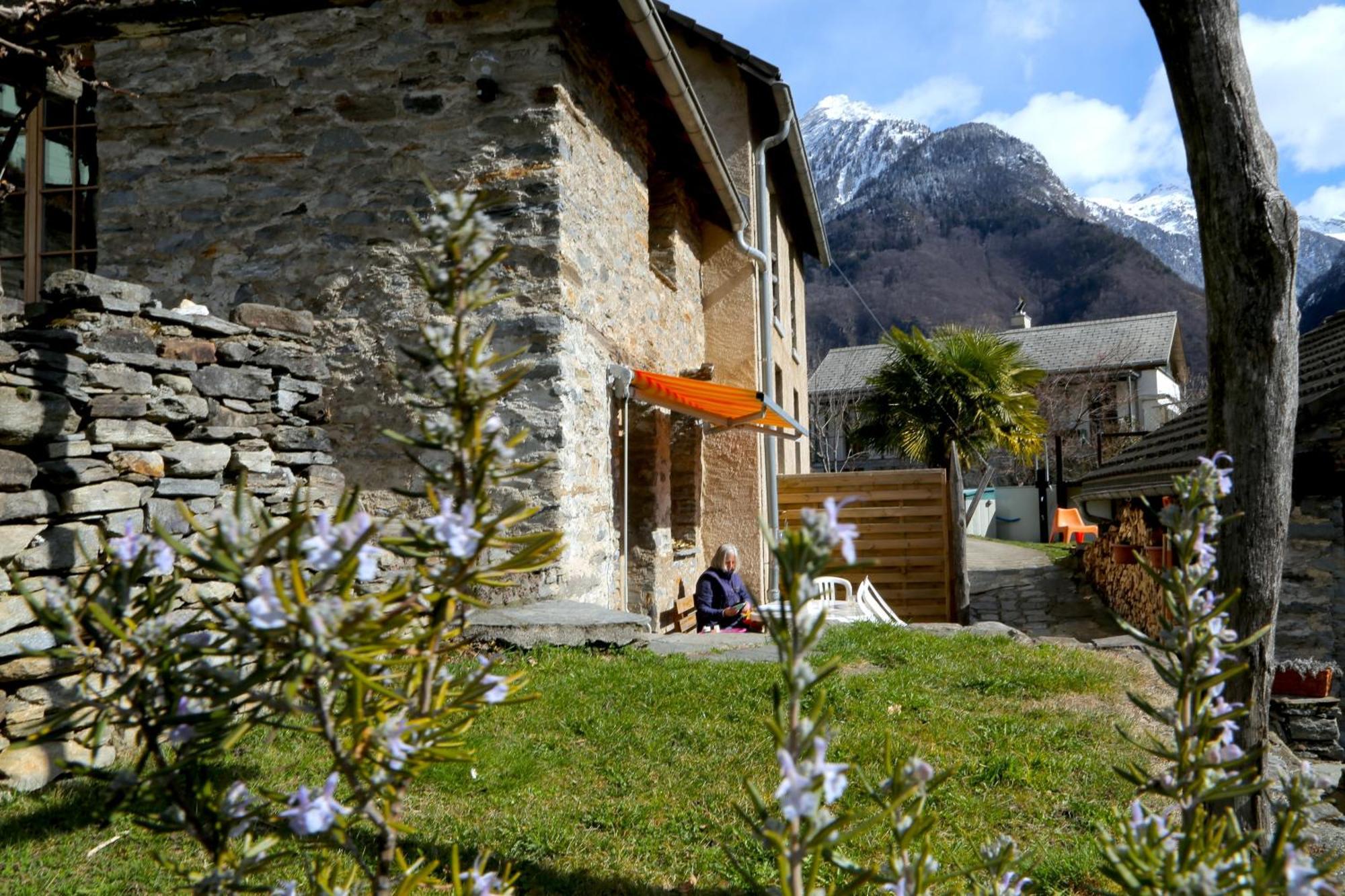 Casa Dosc Bed & Breakfast Verdabbio Bagian luar foto